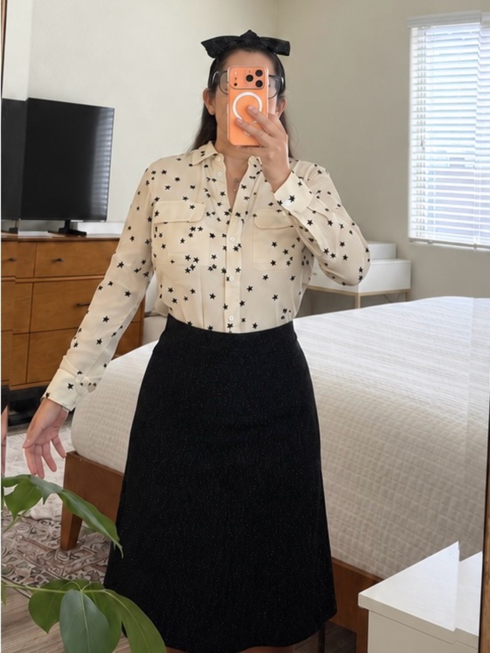 Equipment Femme Women’s Cream Star-Print Button-Up Blouse